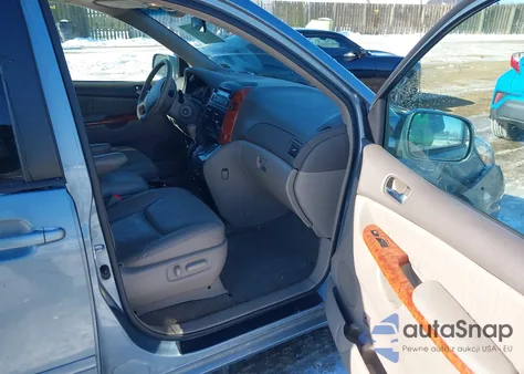 2010 Toyota Sienna Xle z USA, uszkodzony, nr VIN 5TDYK4CC6AS337832